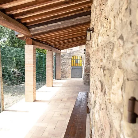 Rustic House, Con Patio E Giardino, Centro Dom wakacyjny *