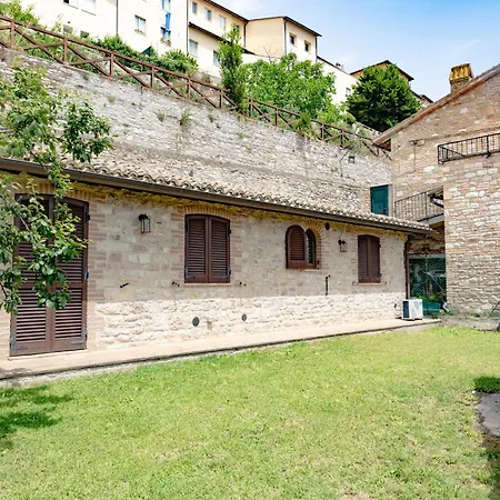 Dom wakacyjny Rustic House, Con Patio E Giardino, Centro *