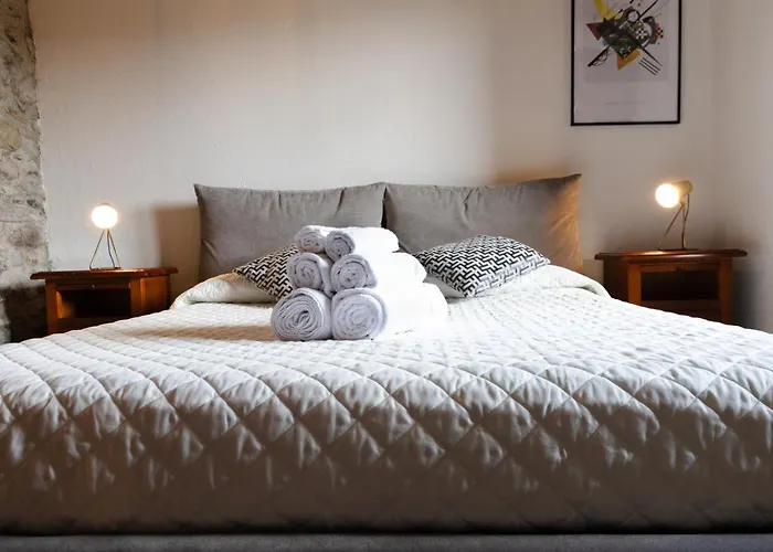 Rustic House, Con Patio E Giardino, Centro Hébergement de vacances