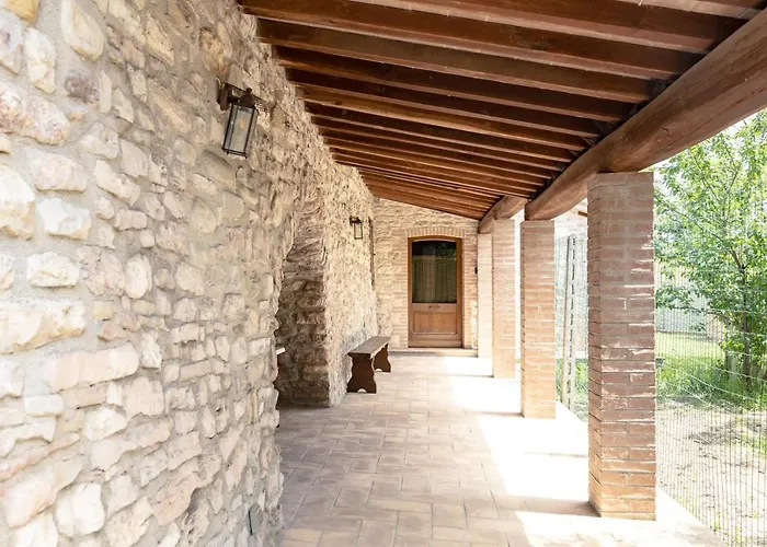 Rustic House, Con Patio E Giardino, Centro Hébergement de vacances Assise