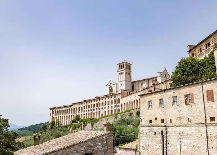 Rustic House, Con Patio E Giardino, Centro Hébergement de vacances *