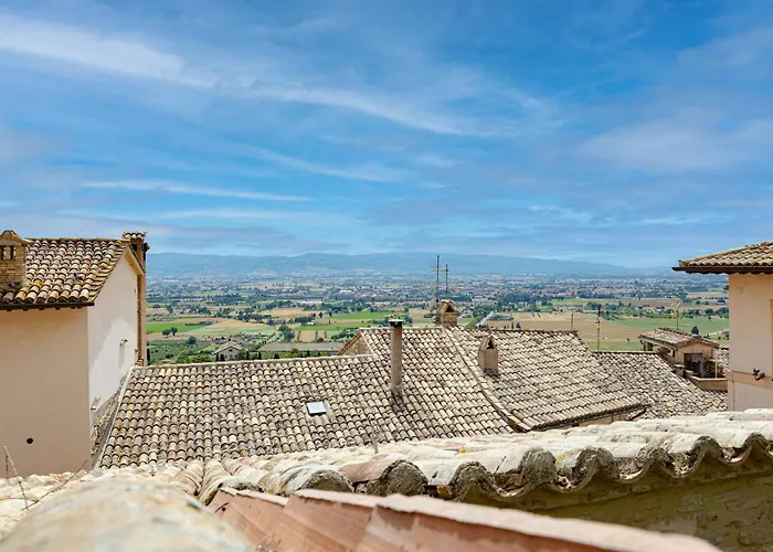 Rustic House, Con Patio E Giardino, Centro * Assisi